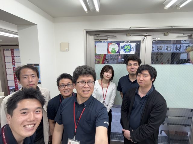 伊勢原店全員集合！